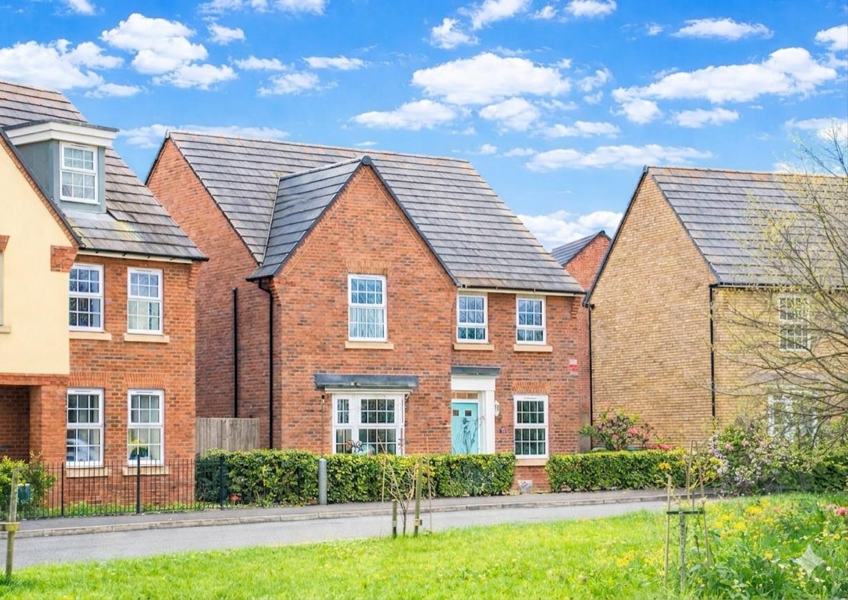 Olympic Crescent, Brooklands, Milton Keynes